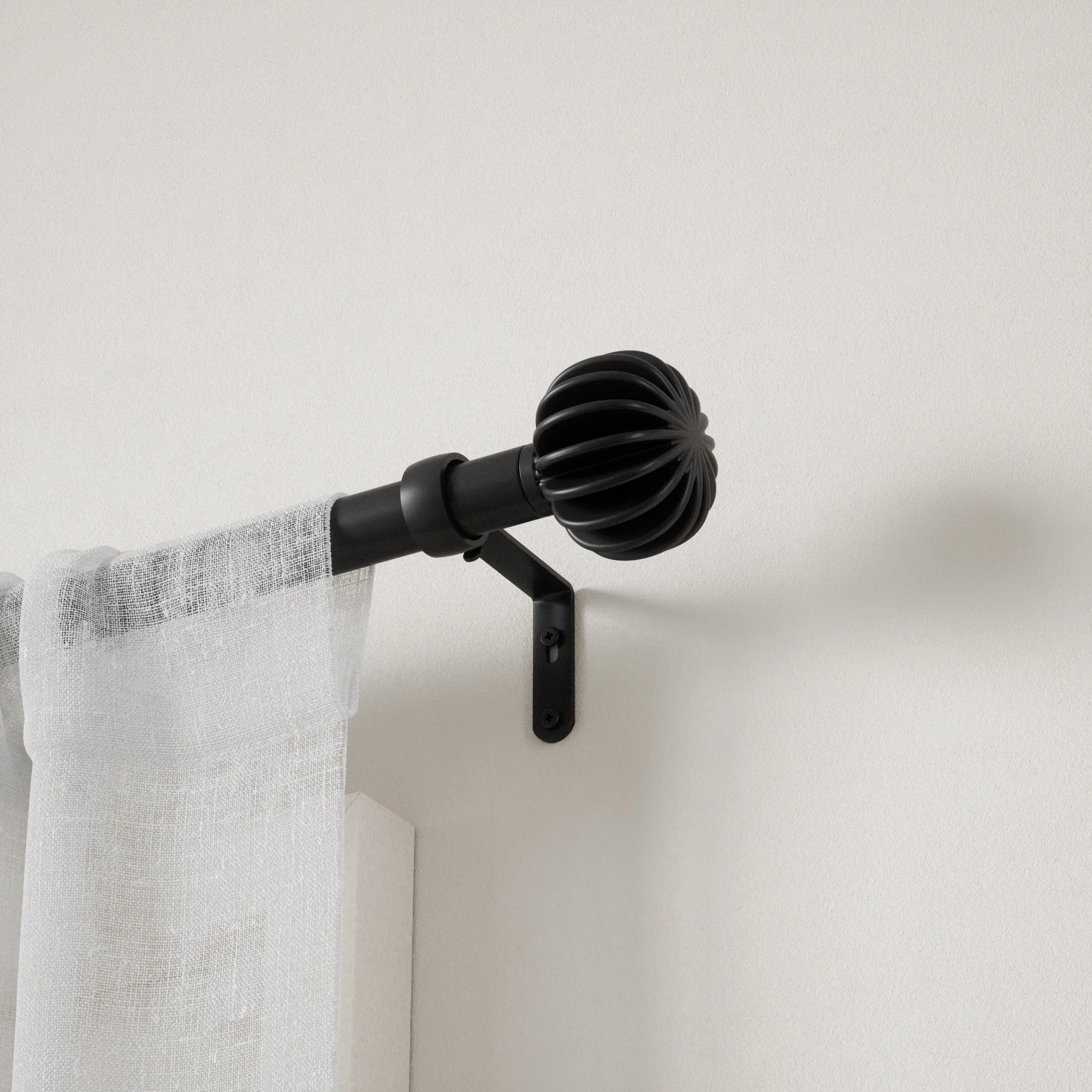 Finn Curtain Rod