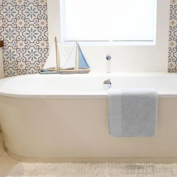 Rissington Tile Repeat Stencil
